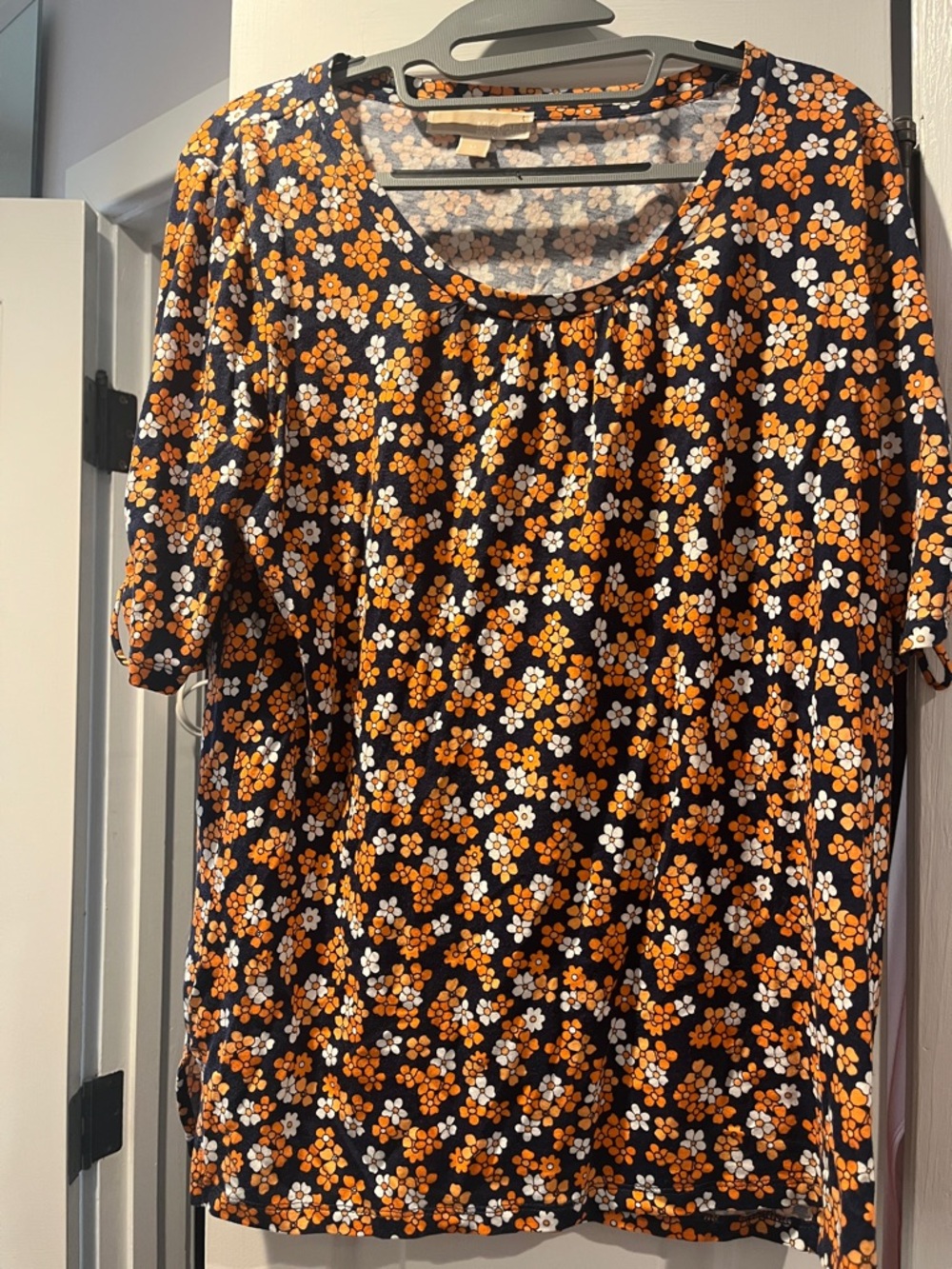 Michael Kors Blue Short Sleeve Scoop Neck Top with Floral Print  size M EUC
